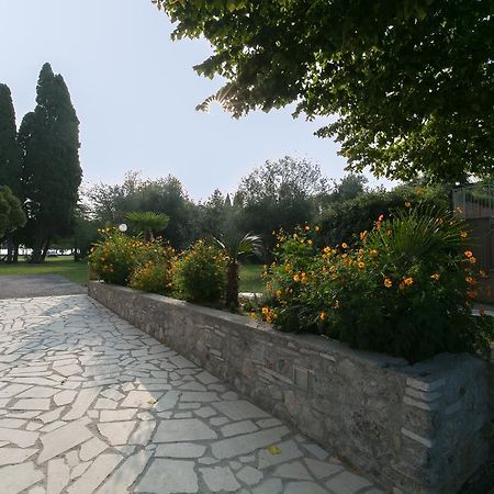 Villa Pioppi Hotel Sirmione Exterior photo